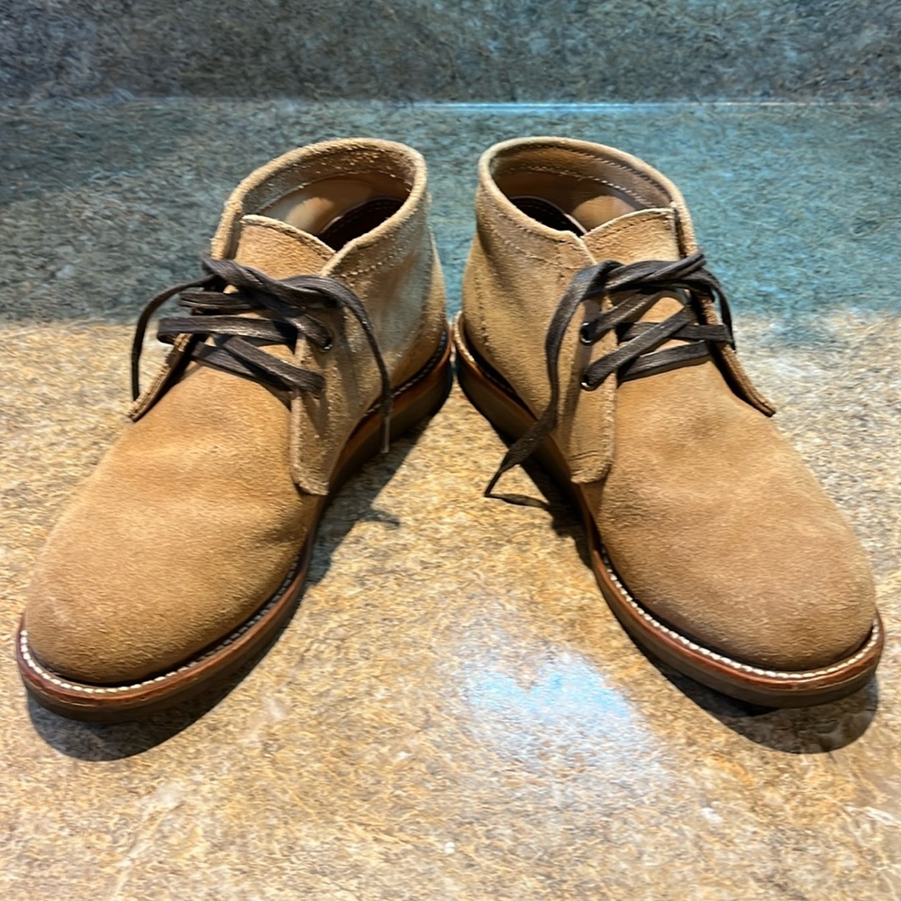 Chippewa. Men’s 8 E. Khaki Suede.